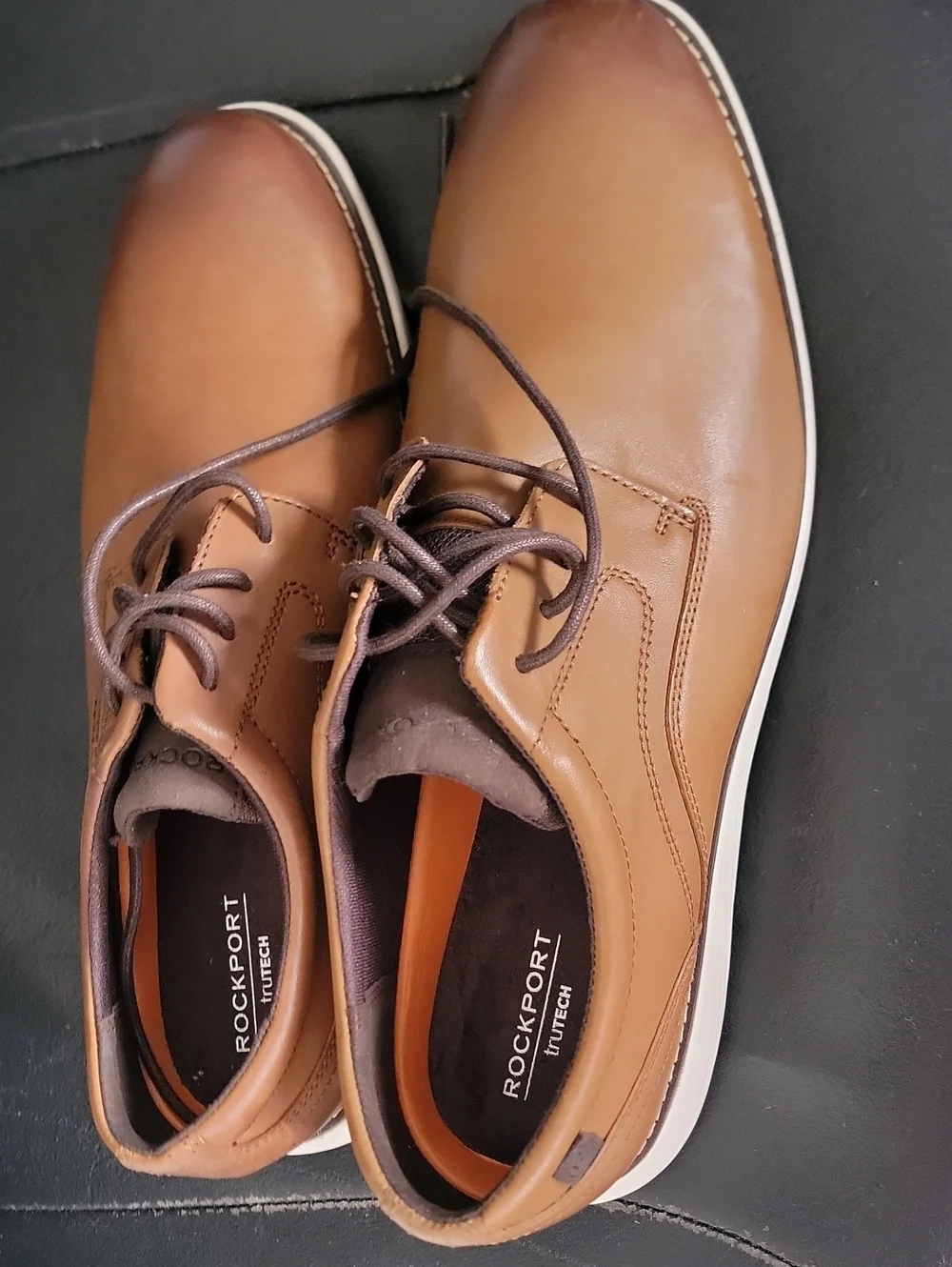 Rockport Men’s Tan Leather Lace-Up Oxfords with White Sole
